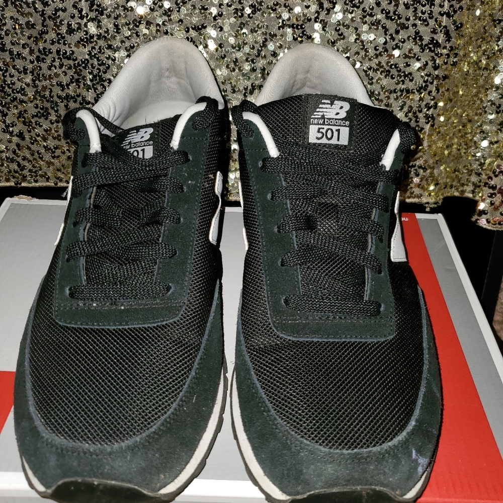 Shoes (sneakers)